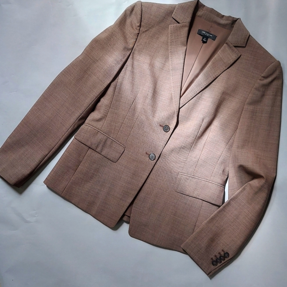 ANNE TAYLOR Wool, Size 6, Two button blazer